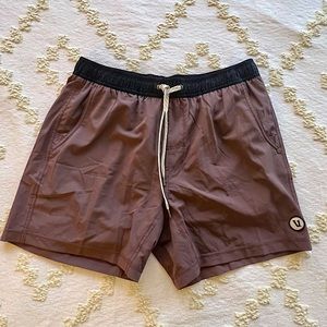 Vuori Mens Kore shorts. Large. Chestnut. Boxer brief liner. 7.5 inseam.Brand new